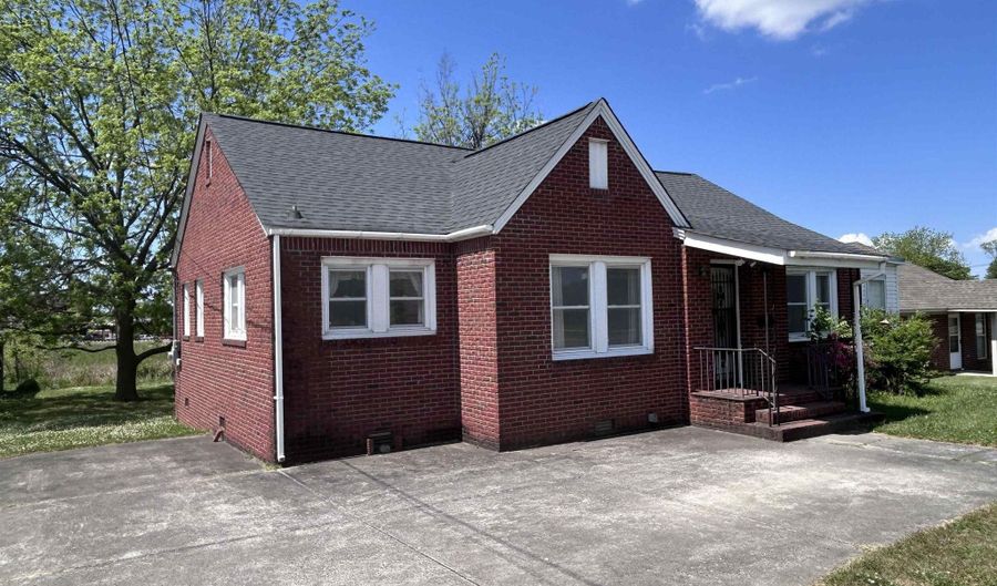 303 Baltimore Ave, Albertville, AL 35950 - 3 Beds, 2 Bath