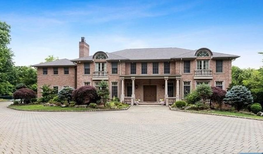 31 Marie Major Dr, Alpine, NJ 07620 - 7 Beds, 9 Bath