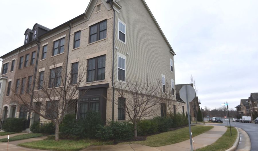 20425 CODMAN Dr, Ashburn, VA 20147 - 3 Beds, 4 Bath