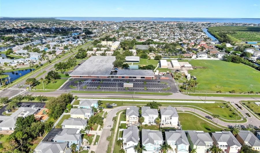 6545 SIMONE SHORES Cir, Apollo Beach, FL 33572 - 3 Beds, 4 Bath