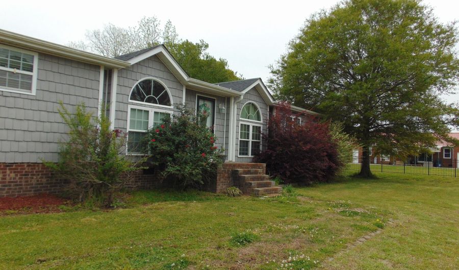 267 Sixth St, Aurora, NC 27806 - 4 Beds, 3 Bath