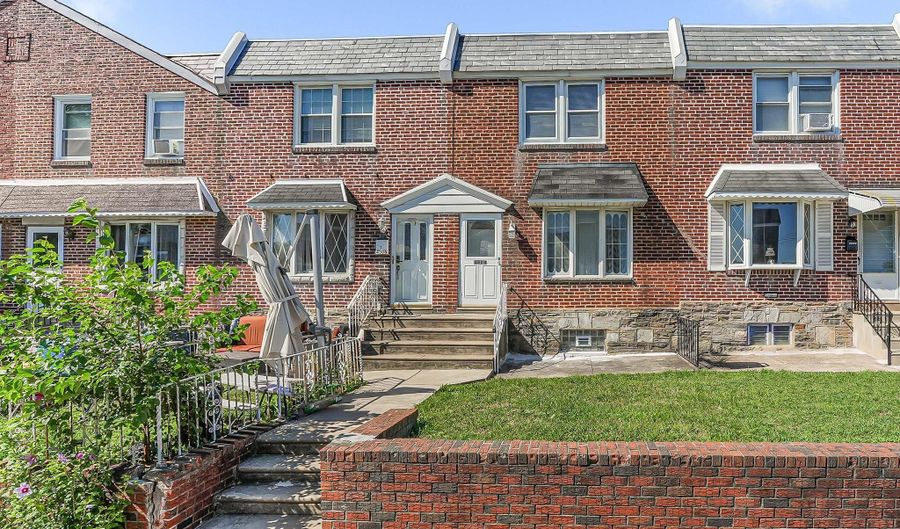 4304 OAKMONT St, Philadelphia, PA 19136 - 3 Beds, 1 Bath