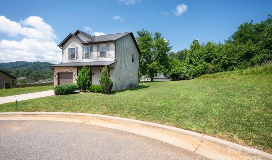 8 Ringed Teal Ct 14, Arden, NC 28704 - 3 Beds, 3 Bath