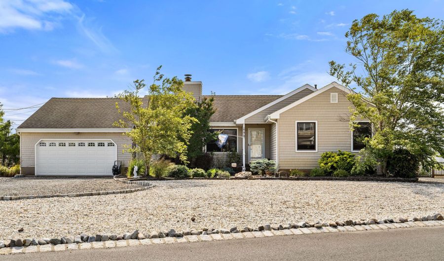 466 E Bay Ave, Barnegat, NJ 08005 - 3 Beds, 3 Bath