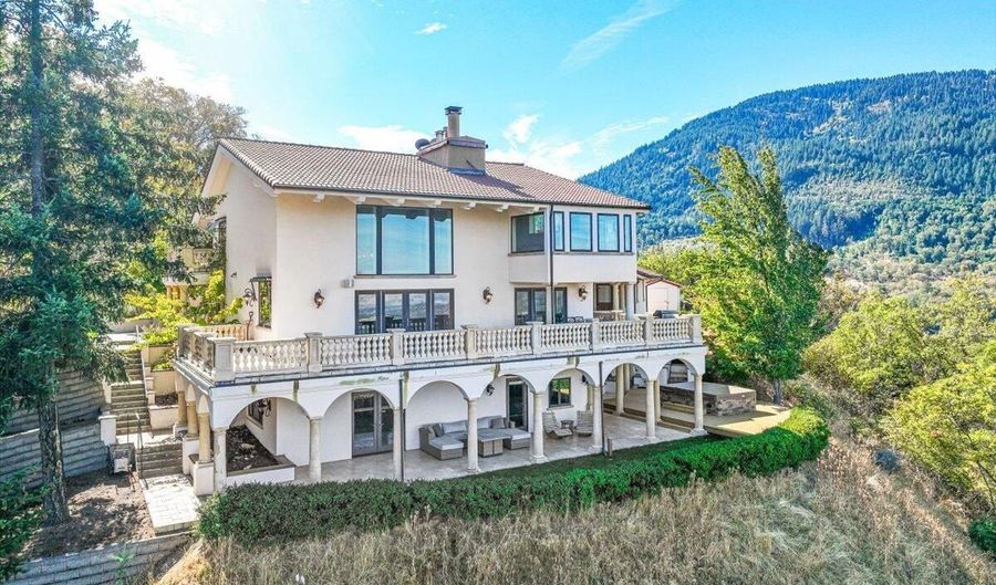 3721 Old Highway 99, Ashland, OR 97520 - 4 Beds, 5 Bath