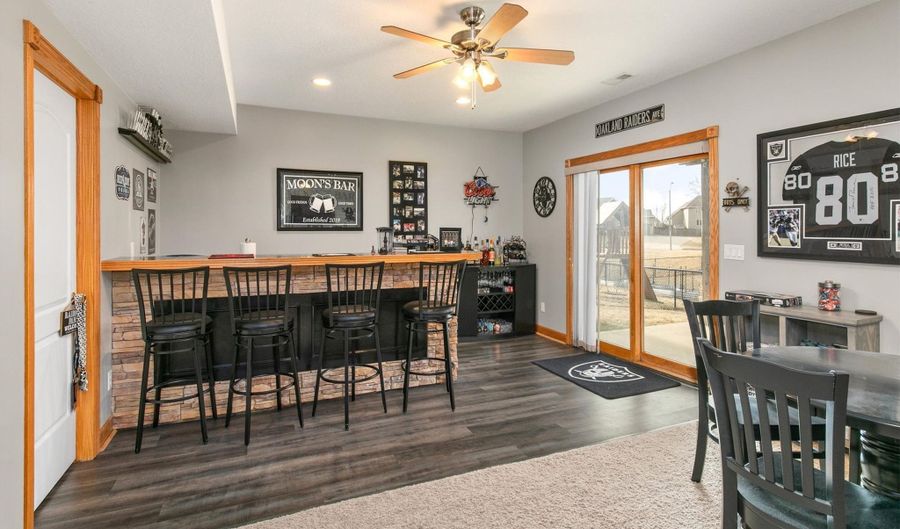 1620 Pinewood Ct SW, Altoona, IA 50009 - 4 Beds, 4 Bath
