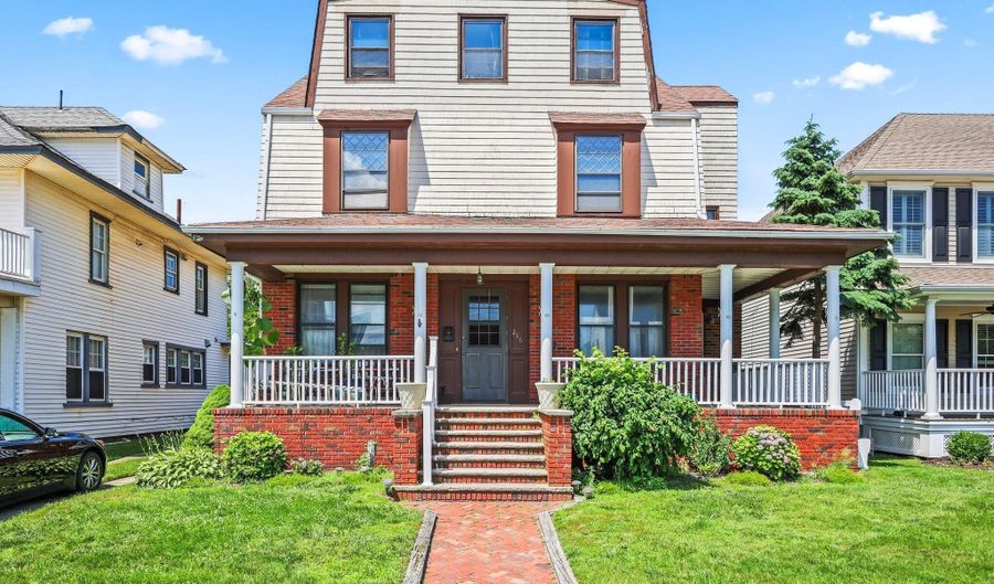 216 4th Ave, Belmar, NJ 07719 - 6 Beds, 3 Bath