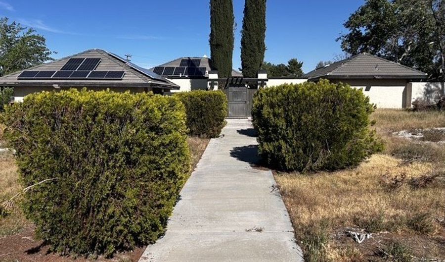 14981 Pamlico, Apple Valley, CA 92307 - 3 Beds, 4 Bath