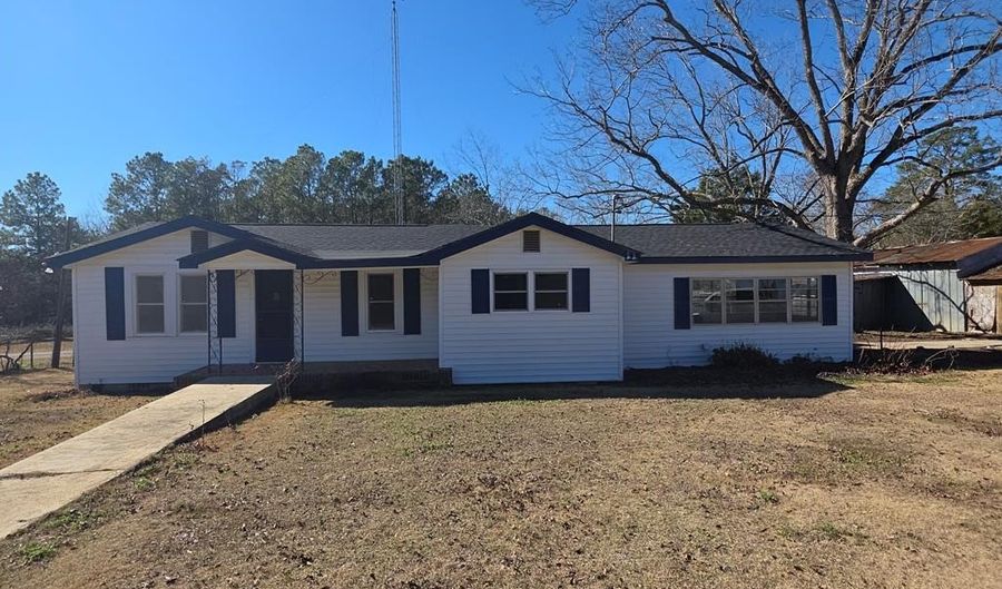 2089 Highway 131, Baker Hill, AL 36027 - 3 Beds, 2 Bath