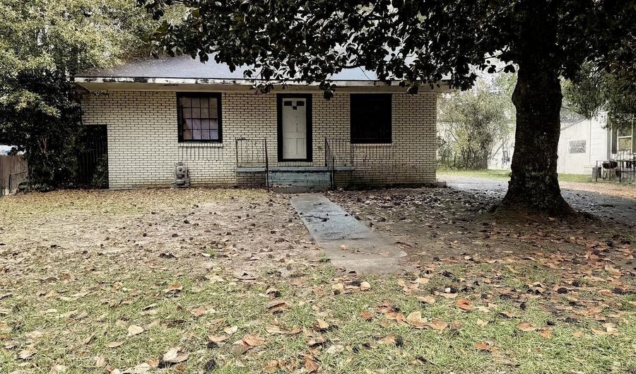 517 Laird Cir, Brookhaven, MS 39601 - 3 Beds, 2 Bath