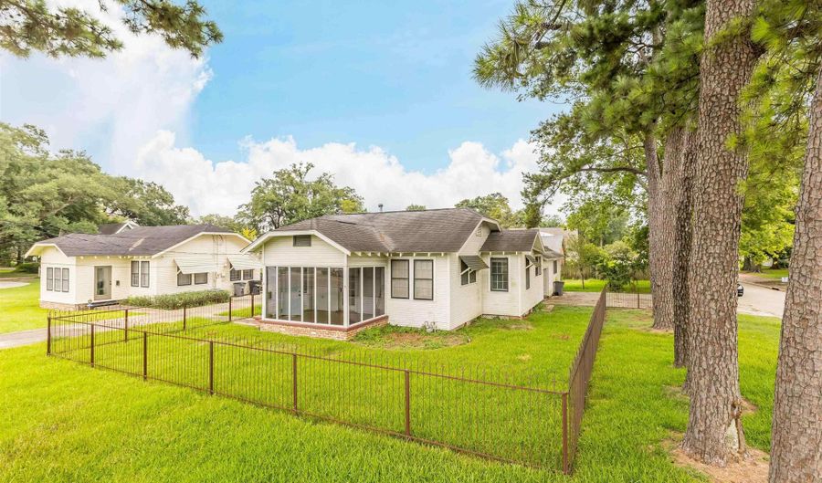 3210 Perkins Rd, Baton Rouge, LA 70808 - 2 Beds, 1 Bath