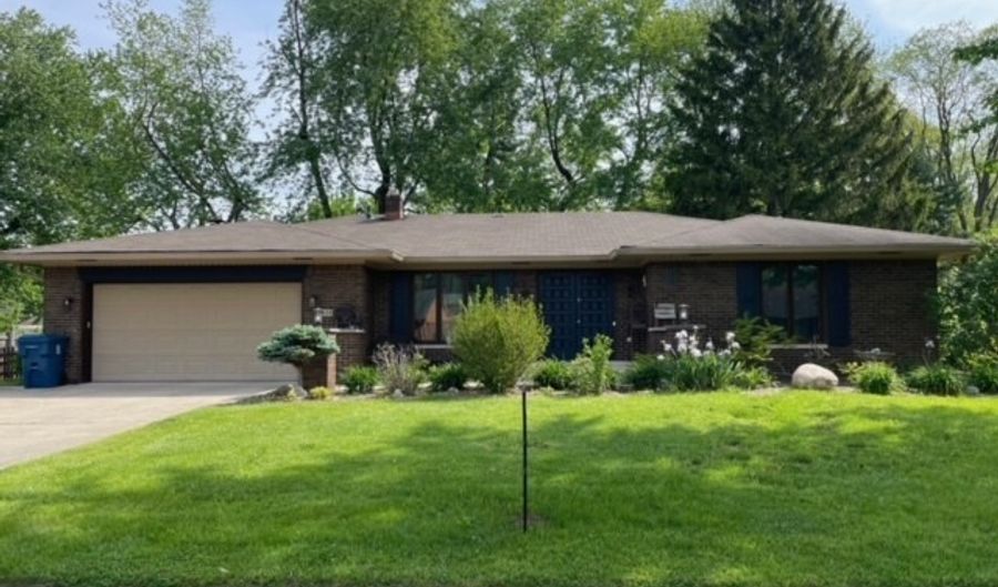 8635 Bishops Ln, Indianapolis, IN 46217 - 3 Beds, 2 Bath