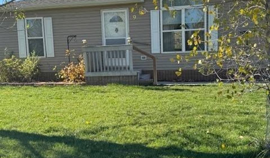 9 Valley Rd, Douglas, WY 82633 - 3 Beds, 2 Bath