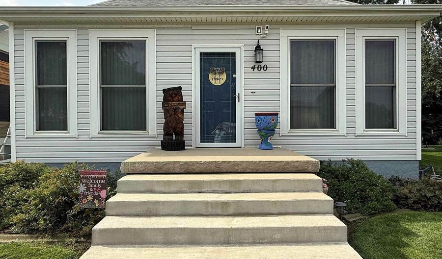 400 Reed St, Akron, IA 51001 - 3 Beds, 2 Bath
