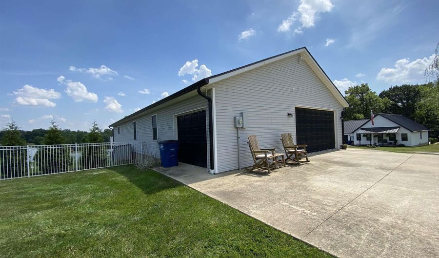 628 Fellowship Dr, Bedford, IN 47421 - 3 Beds, 4 Bath