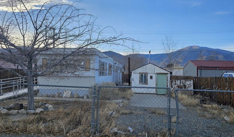 835 L St, Hawthorne, NV 89415 - 2 Beds, 1 Bath