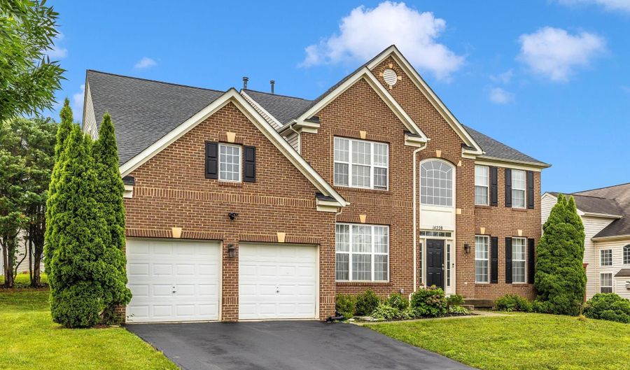 14228 GOLDEN HOOK Rd, Boyds, MD 20841 - 4 Beds, 5 Bath