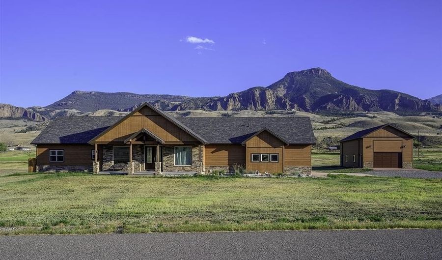 108 Stillwater Dr, Cody, WY 82414 - 4 Beds, 1 Bath