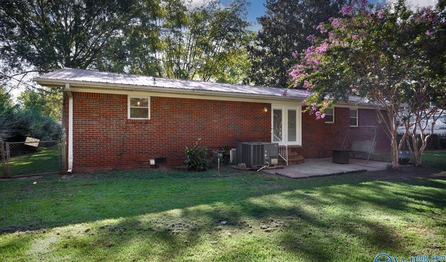 612 Hereford Dr, Athens, AL 35611 - 3 Beds, 2 Bath