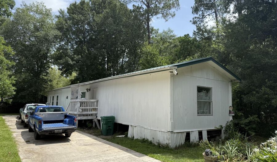 6106 E Forrest St, Bay St. Louis, MS 39520 - 3 Beds, 1 Bath