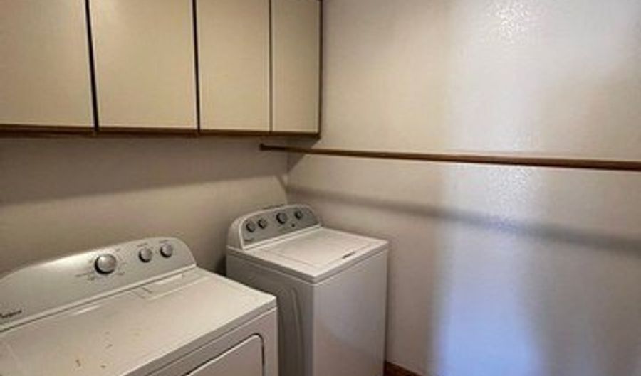 1910 Guinn Dr, Henderson, NV 89074 - 4 Beds, 3 Bath