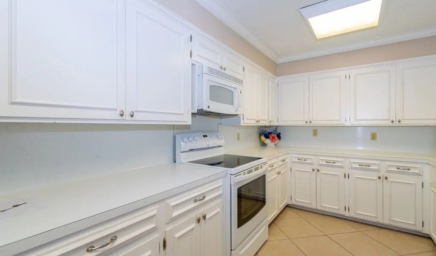 1118 Lincoln, Alice, TX 78332 - 4 Beds, 3 Bath