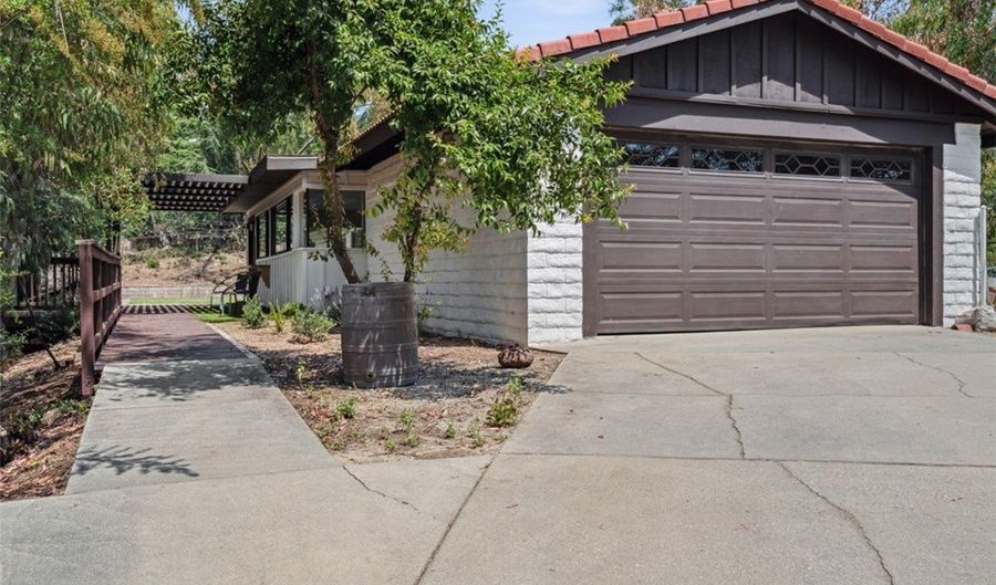 11707 Pendleton Rd, Yucaipa, CA 92399 - 4 Beds, 3 Bath