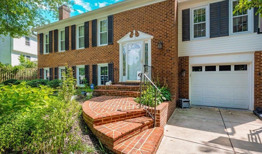 4926 KING DAVID Blvd, Annandale, VA 22003 - 4 Beds, 3 Bath