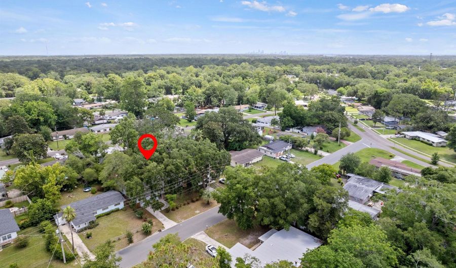 6837 TOM THUMB Dr, Jacksonville, FL 32210 - 4 Beds, 2 Bath