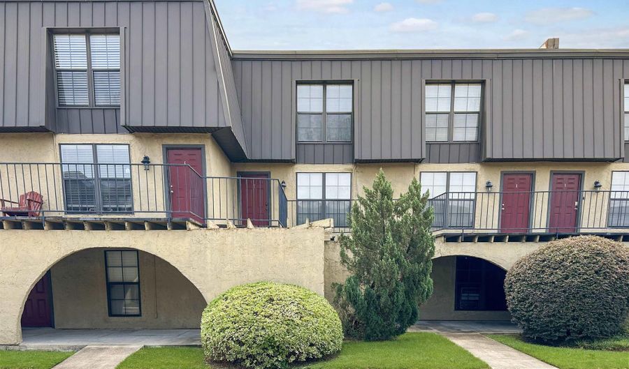 10302 W Winston Ave #7, Baton Rouge, LA 70809 - 2 Beds, 3 Bath