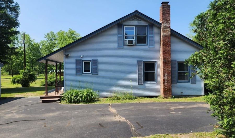 1082 W River Rd, Brattleboro, VT 05301 - 3 Beds, 1 Bath