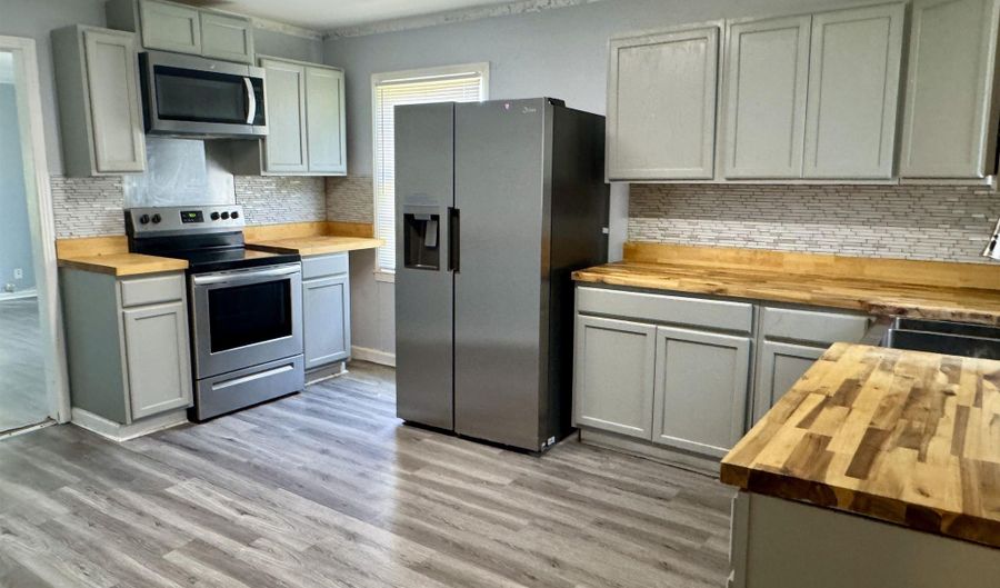 308 W Mango St, Bay Minette, AL 36507 - 3 Beds, 1 Bath