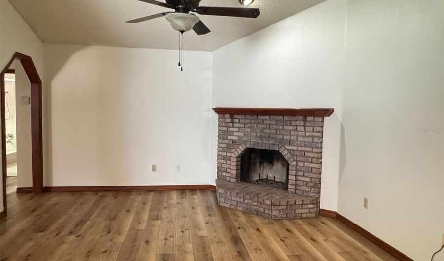 435 BLUE BIRD St, Apopka, FL 32703 - 2 Beds, 1 Bath