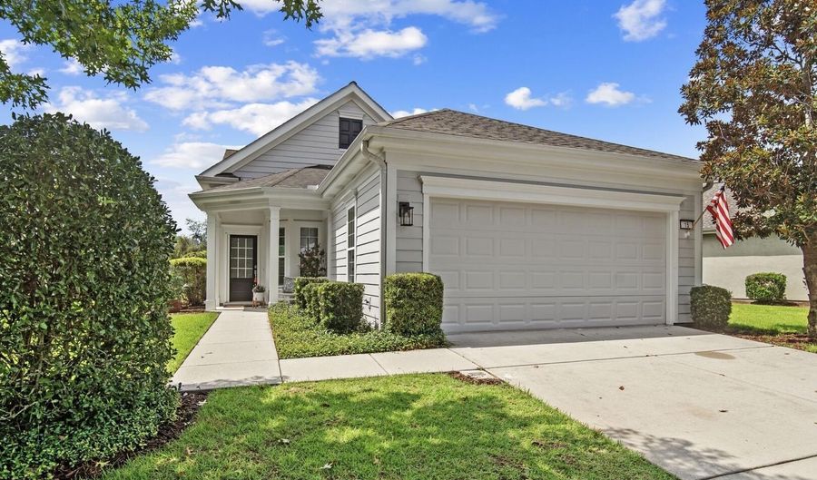 15 Clover Dr, Bluffton, SC 29909 - 2 Beds, 2 Bath