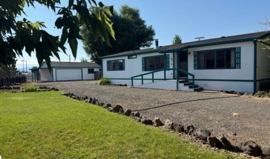 421 Archer Ave, Alturas, CA 96101 - 2 Beds, 2 Bath