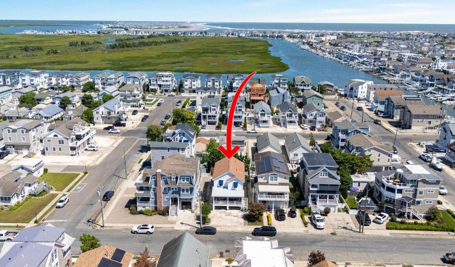 389 22nd, Avalon, NJ 08202 - 4 Beds, 3 Bath
