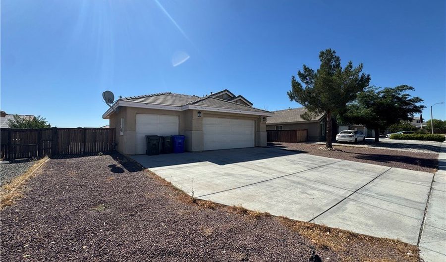 18795 Dogwood Ct, Adelanto, CA 92301 - 3 Beds, 2 Bath
