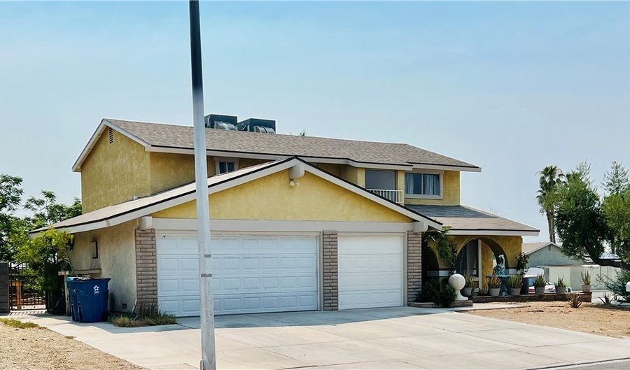 421 Courtney Ln, Las Vegas, NV 89107 - 5 Beds, 3 Bath
