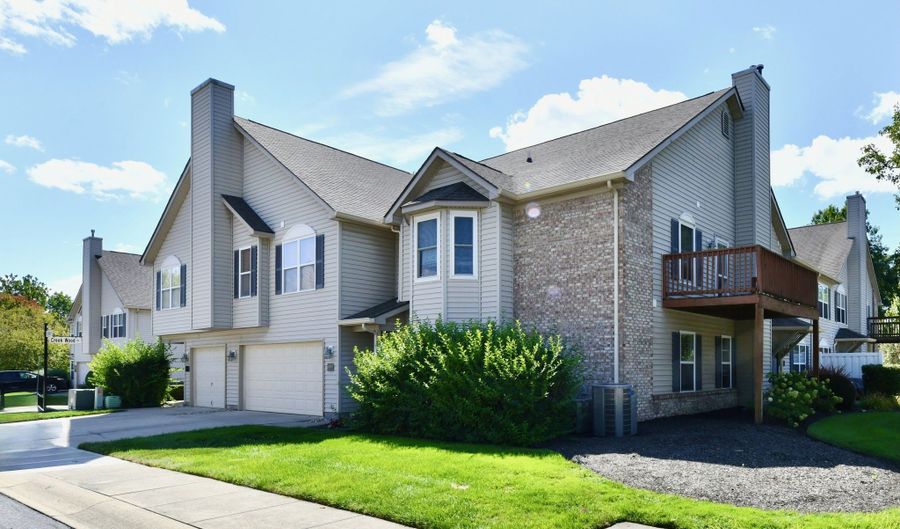 9397 Villa Woods Dr 213, Avon, IN 46123 - 3 Beds, 2 Bath