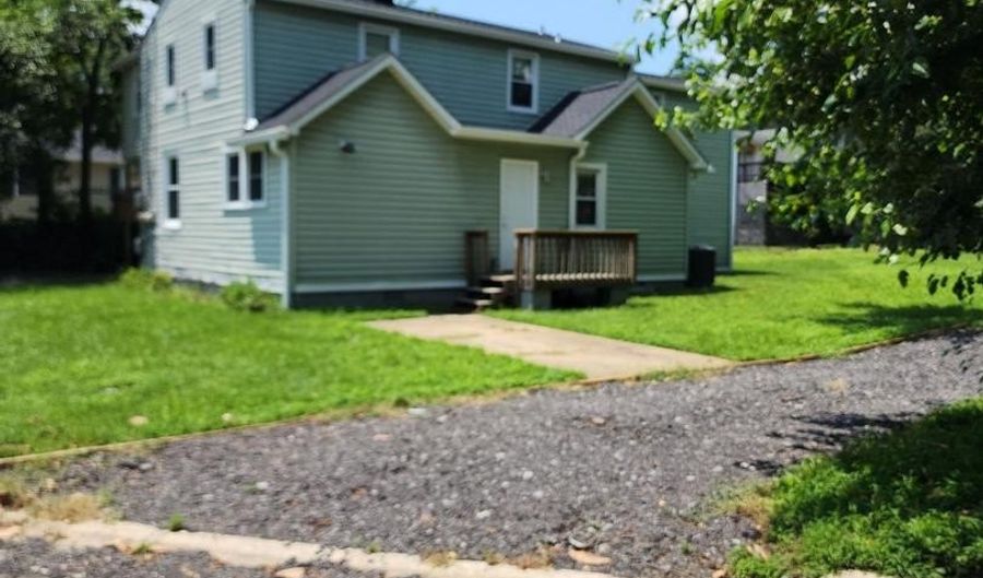1110 HOOVER St #A, Annapolis, MD 21403 - 2 Beds, 1 Bath