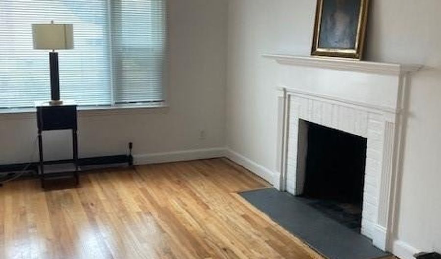 925 Wayne St 1, Bridgeport, CT 06606 - 2 Beds, 1 Bath