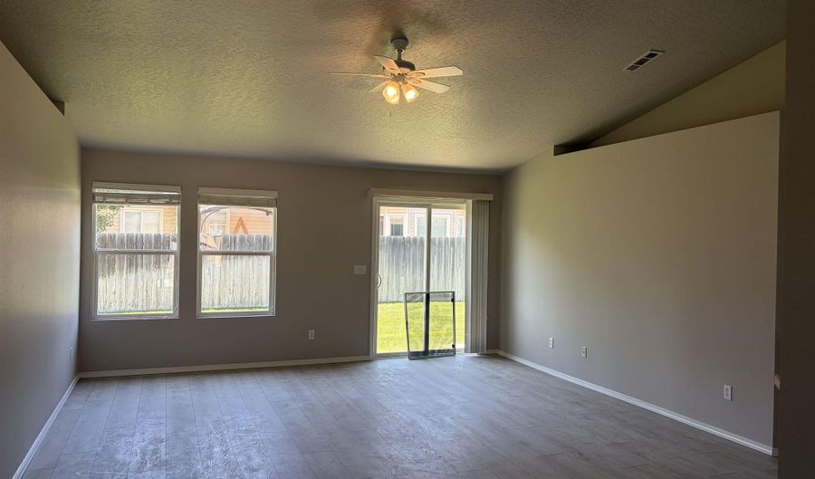 119 Midvale Ave, Caldwell, ID 83605 - 3 Beds, 2 Bath