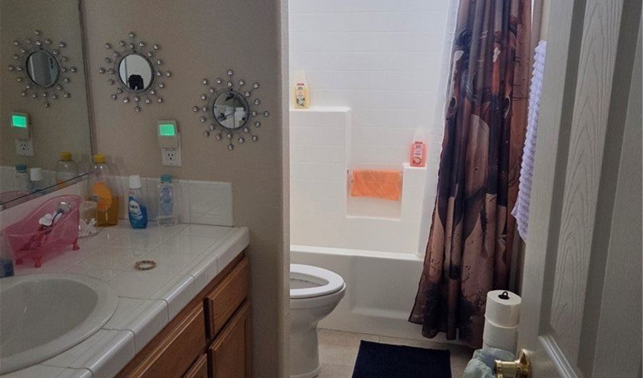11262 Country Clb, Apple Valley, CA 92308 - 3 Beds, 2 Bath