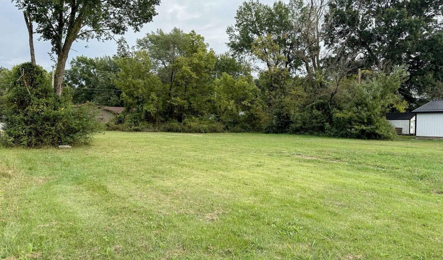 102 West Ave, Baxter Springs, KS 66713 - 0 Beds, 0 Bath