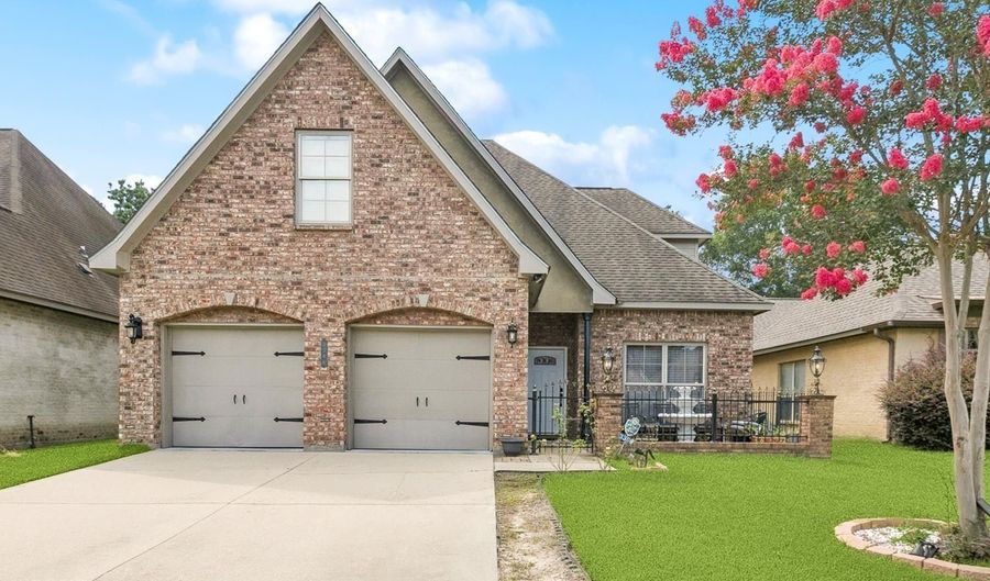 3306 Grassy Lake Dr, Baton Rouge, LA 70816 - 4 Beds, 3 Bath
