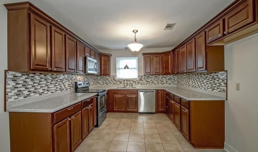 16828 Bristoe Ave, Baton Rouge, LA 70816 - 3 Beds, 2 Bath