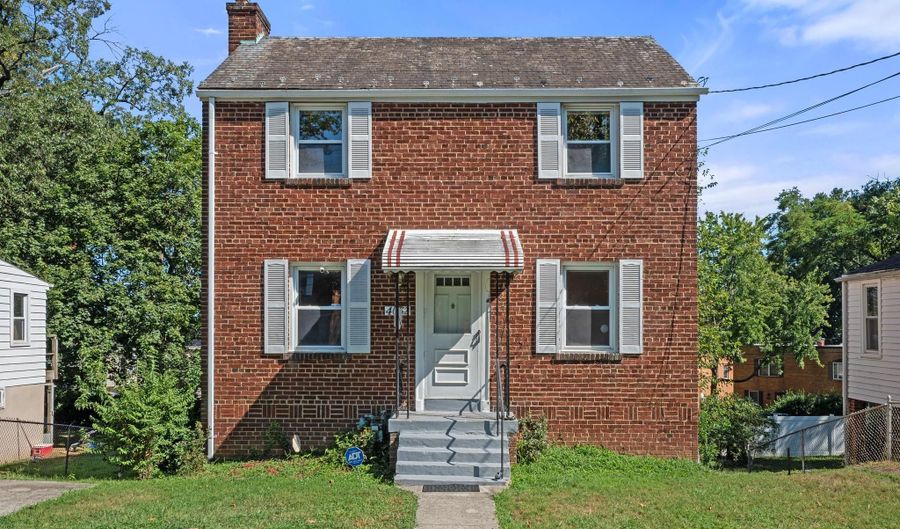 4052 MARTIN LUTHER KING JR Ave SW, Washington, DC 20032 - 3 Beds, 2 Bath