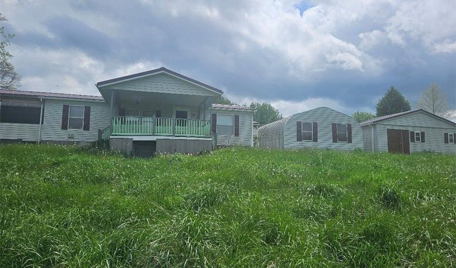 5229 Senate Rd SE, Amsterdam, OH 43903 - 5 Beds, 2 Bath