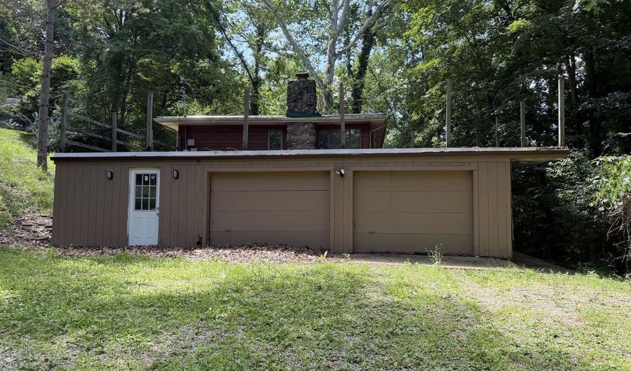 6 Riverview Dr, Athens, OH 45701 - 4 Beds, 2 Bath