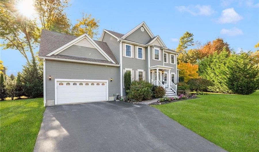 10 Honey Lou Ct, Cranston, RI 02921 - 4 Beds, 2 Bath